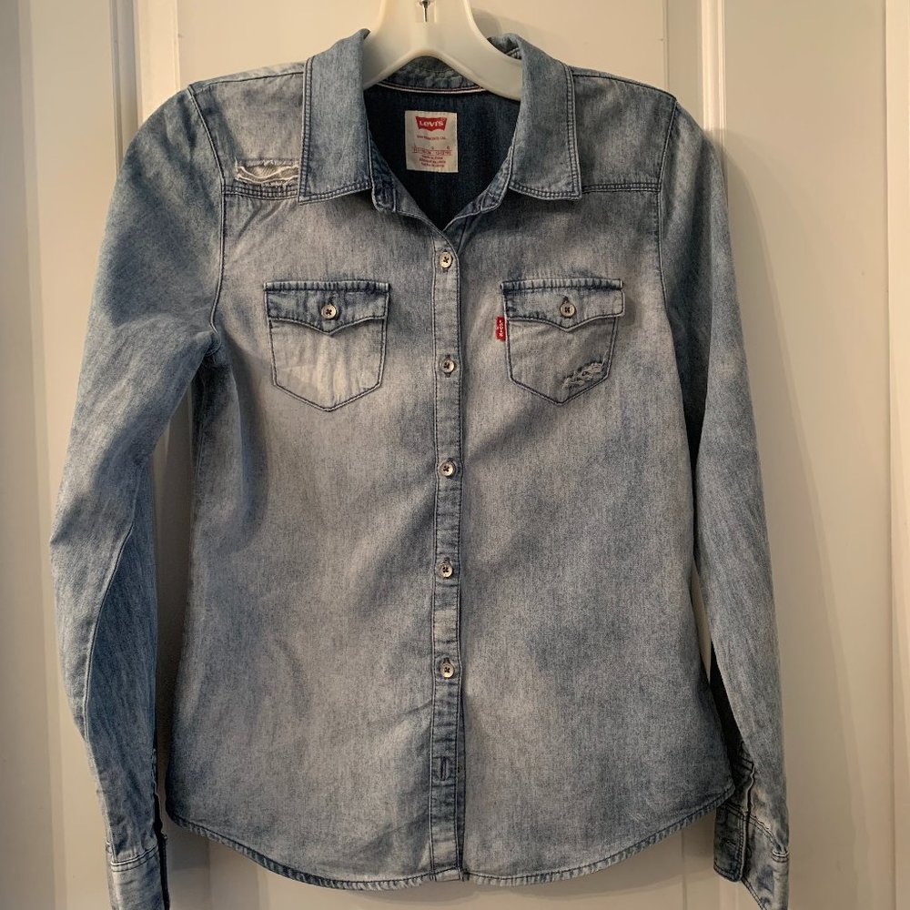 Levi’s distressed denim button up shirt